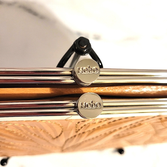 HOBO Int'l Caramel with Patterned Contrast Stitching Leather 'Lauren' Wallet - Picture 3 of 12